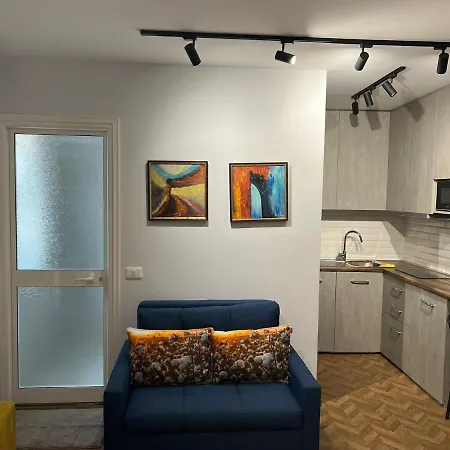 Florent's Superb Studio, Free Parking & Garden!! * تيرانا