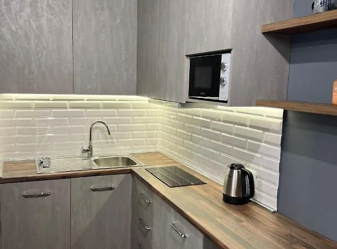 Kwatera prywatna Florent's Superb Studio, Free Parking & Garden!!